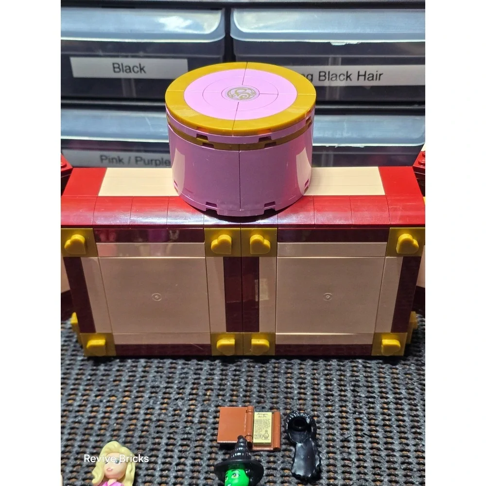 LEGO Wicked: Glinda & Elphaba's Dormitory (75683) 100% Complete With Minifigures